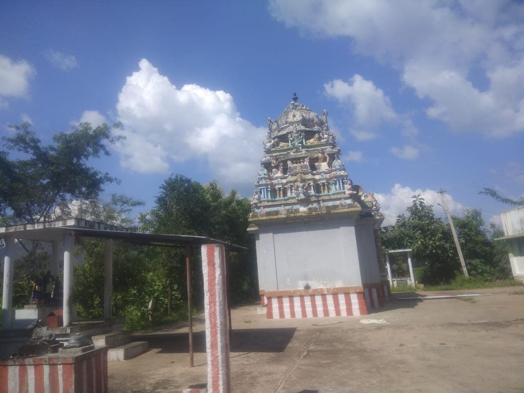 Arulmigu Vadakku Vayil Sellayee Amman Temple, Kalvelipatti - 625221